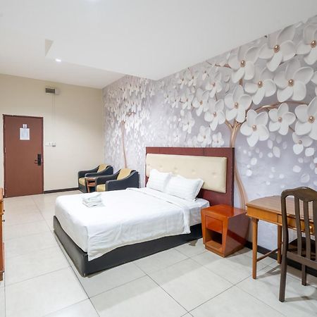 Pertama Lodge Tawau Exteriör bild