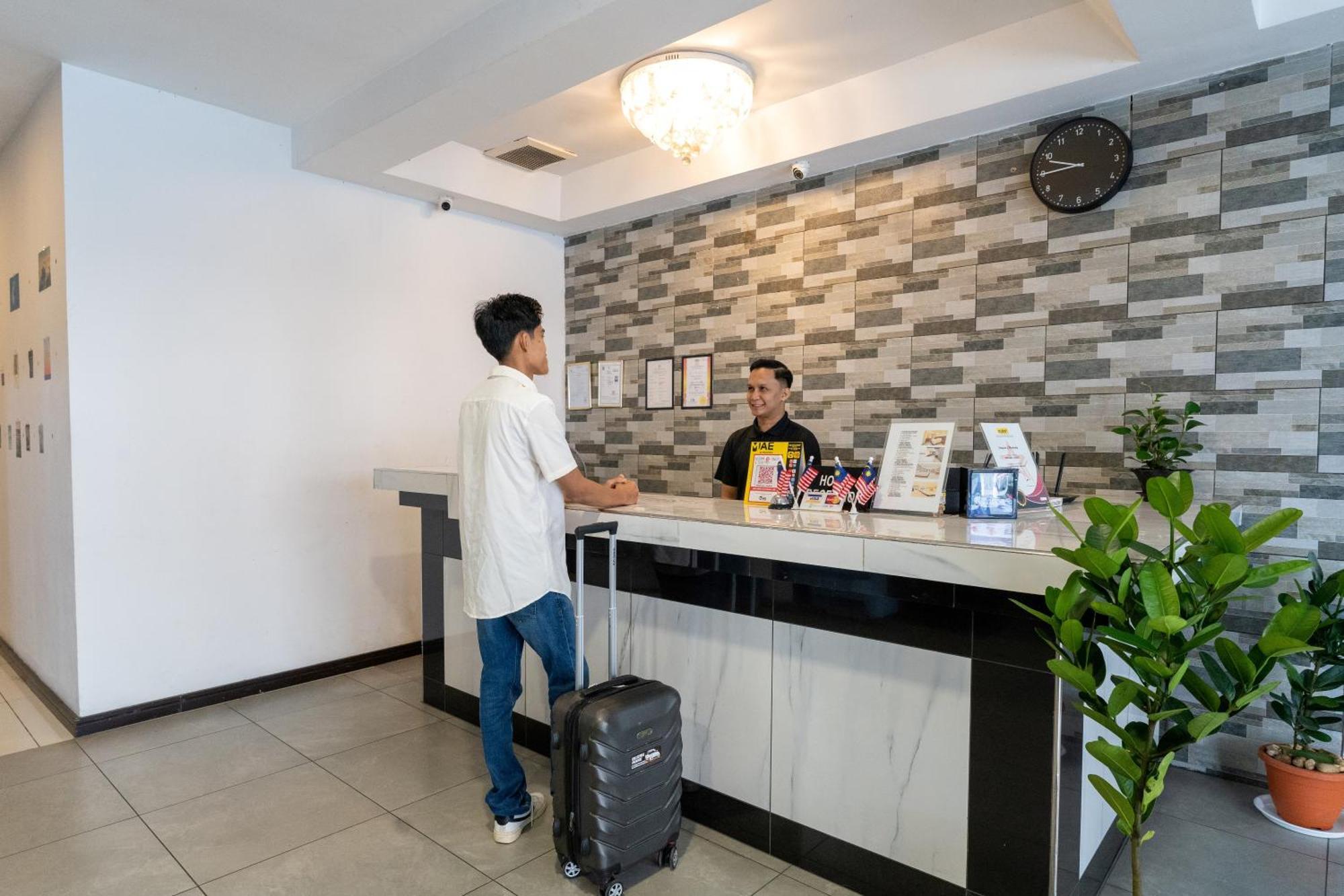 Pertama Lodge Tawau Exteriör bild