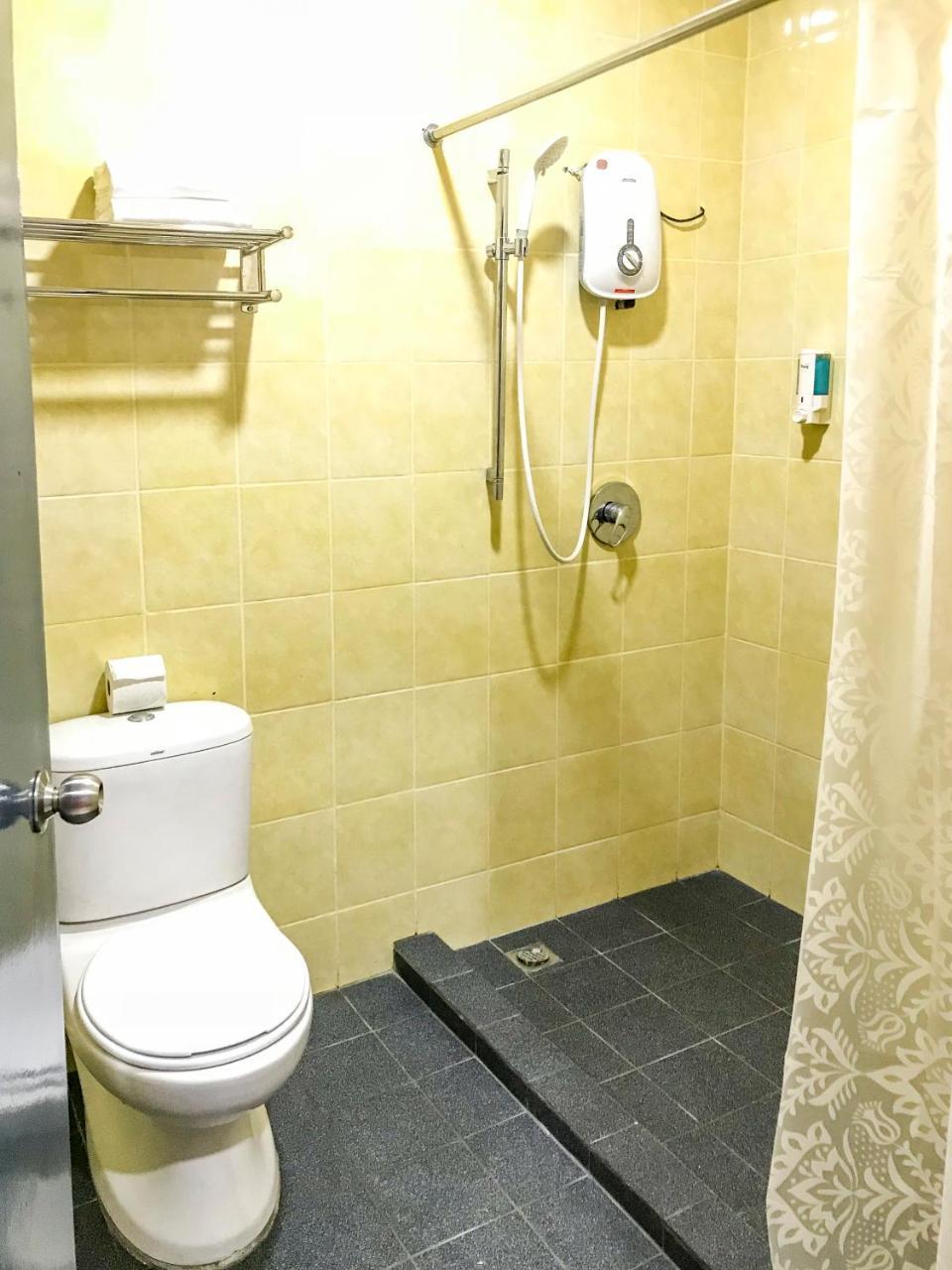 Pertama Lodge Tawau Exteriör bild